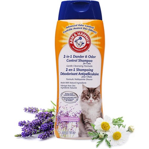 Arm & Hammer 2-in-1 Deodorizing & Dander Reducing Shampoo for Cats in Lavender Chamomile Scent, 20 oz / 591 ml